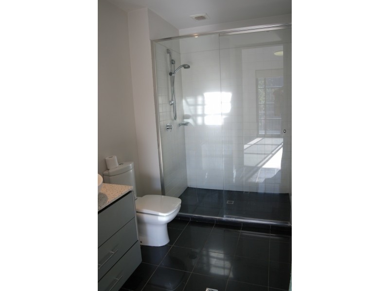 17/220 Barkly Street, St Kilda VIC 3182