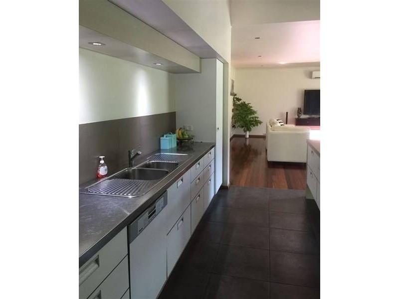 42 Holloway Drive, Sugarloaf QLD 4800