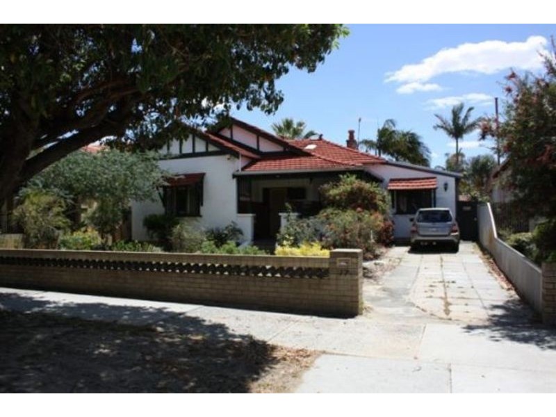 17 Robinson Street, Inglewood WA 6052