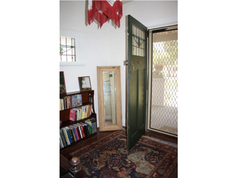 17 Robinson Street, Inglewood WA 6052