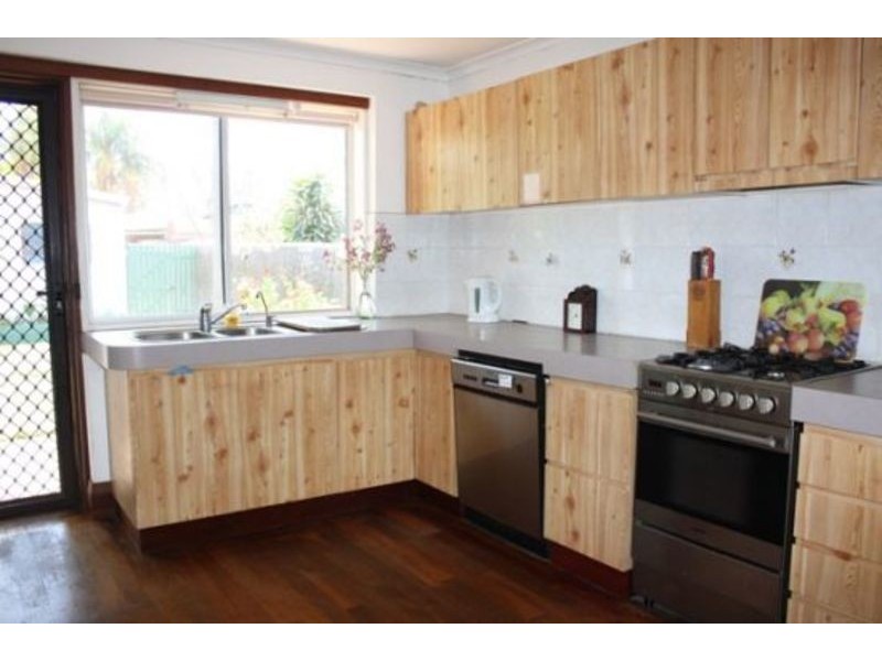 17 Robinson Street, Inglewood WA 6052