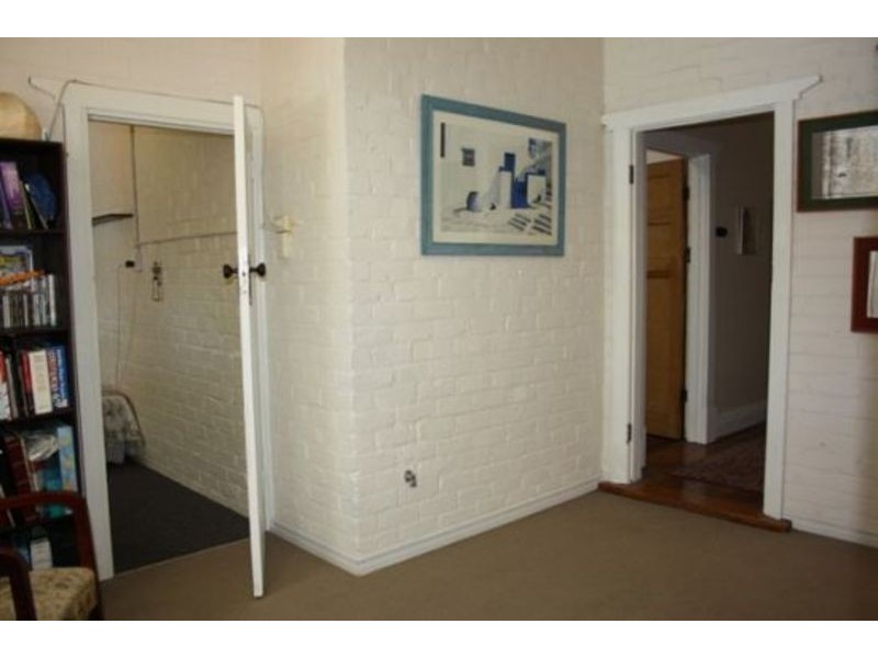 17 Robinson Street, Inglewood WA 6052