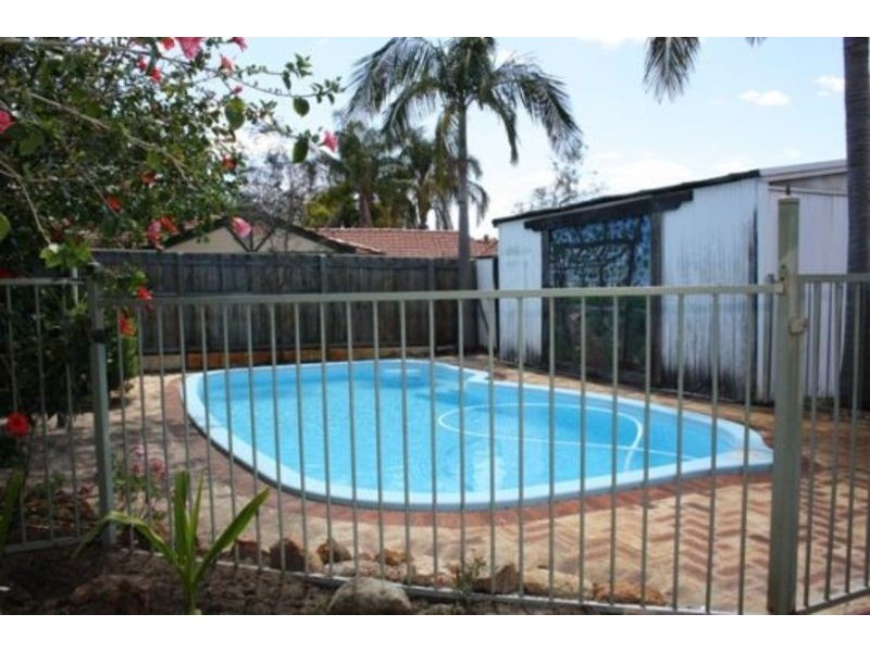 17 Robinson Street, Inglewood WA 6052