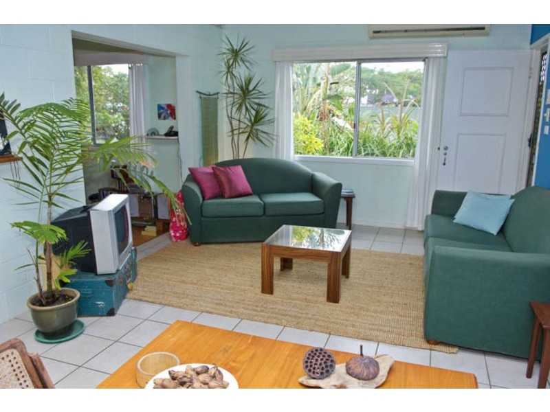 25 Bamboo Street, Holloways Beach QLD 4878