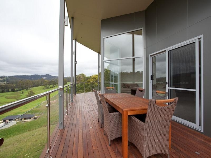 8 Donvista Drive, Devonport TAS 7310