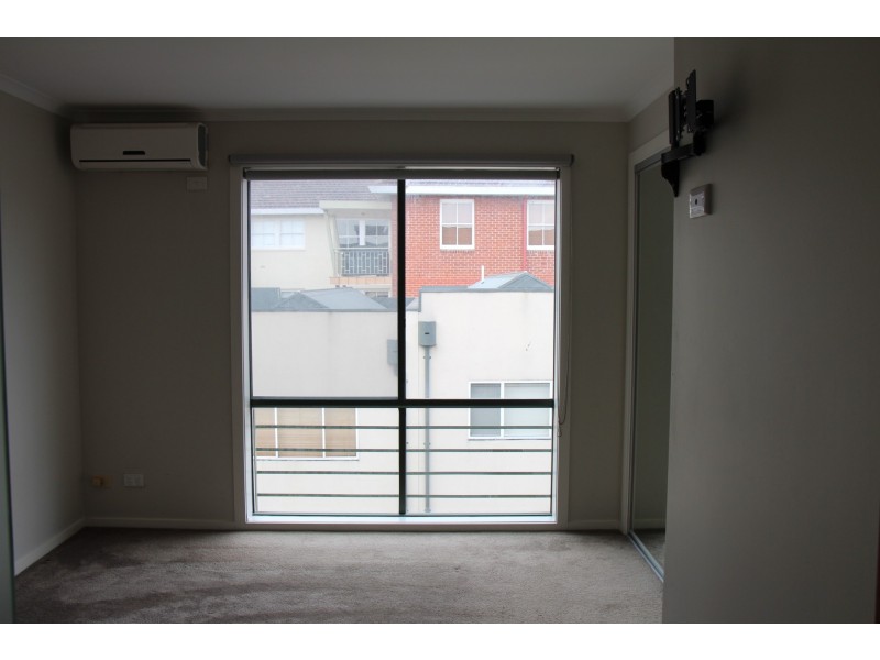 64 Kynoch Lane, Maribyrnong VIC 3032