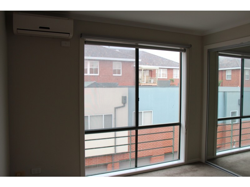 64 Kynoch Lane, Maribyrnong VIC 3032