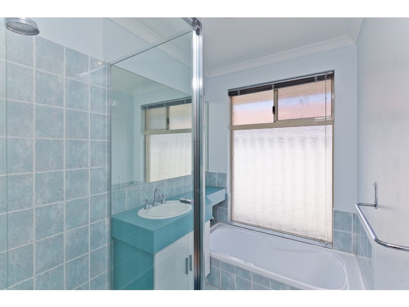 16 Ballard Mews, Success WA 6164