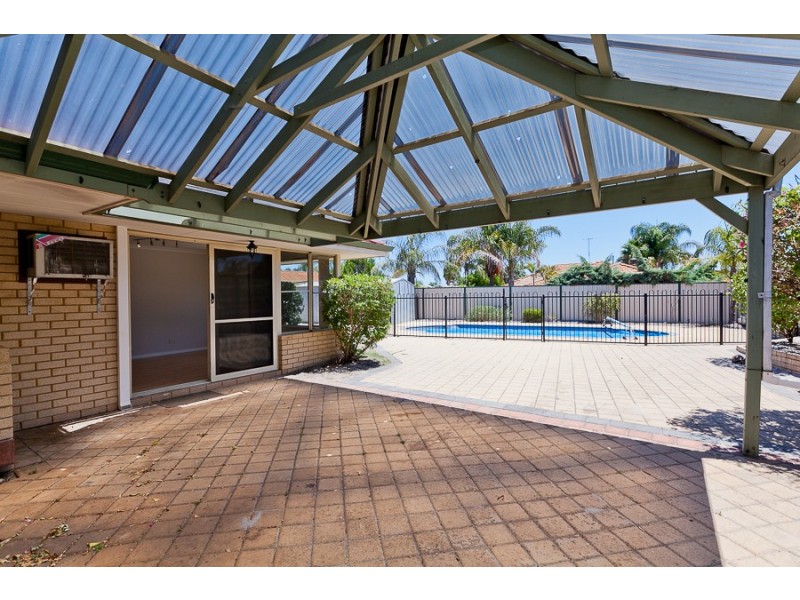 16 Ballard Mews, Success WA 6164