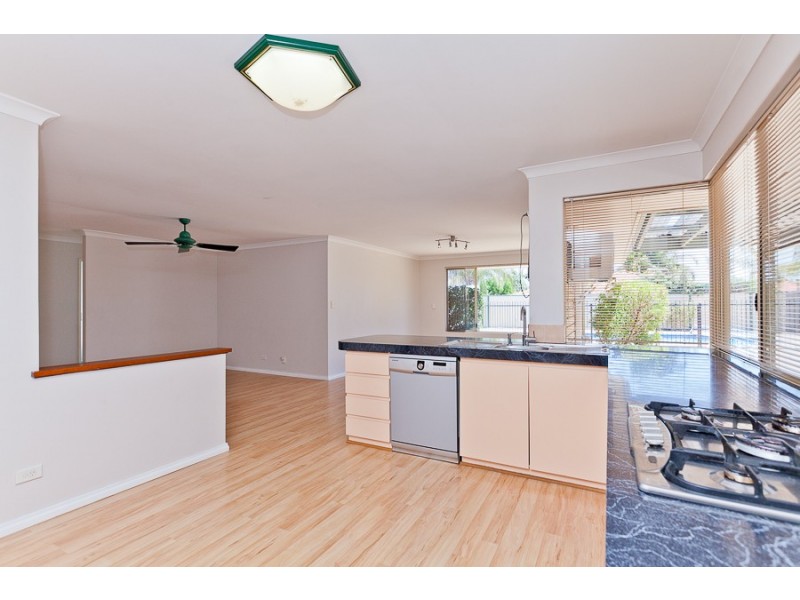16 Ballard Mews, Success WA 6164