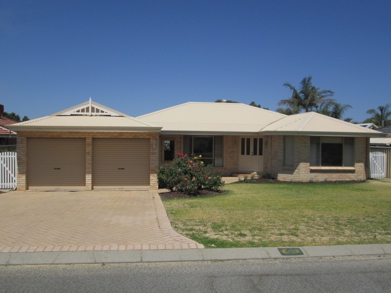 69 Castlegate Way, Woodvale WA 6026