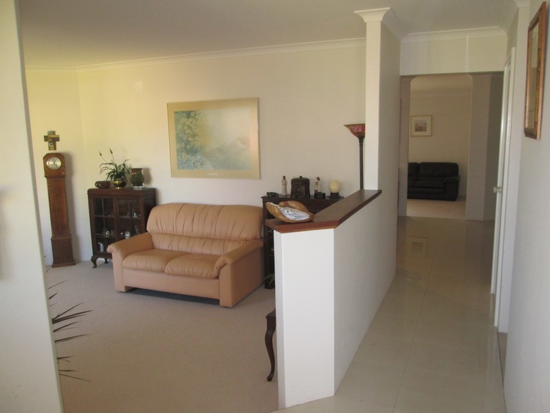 69 Castlegate Way, Woodvale WA 6026