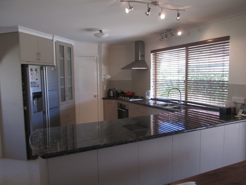 69 Castlegate Way, Woodvale WA 6026