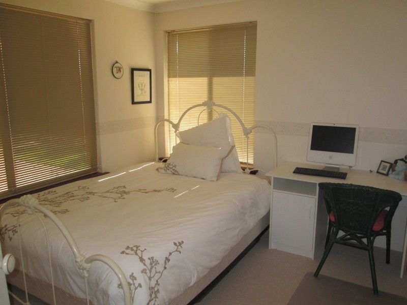 69 Castlegate Way, Woodvale WA 6026