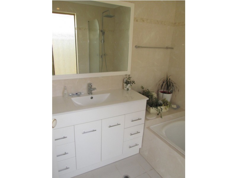 69 Castlegate Way, Woodvale WA 6026