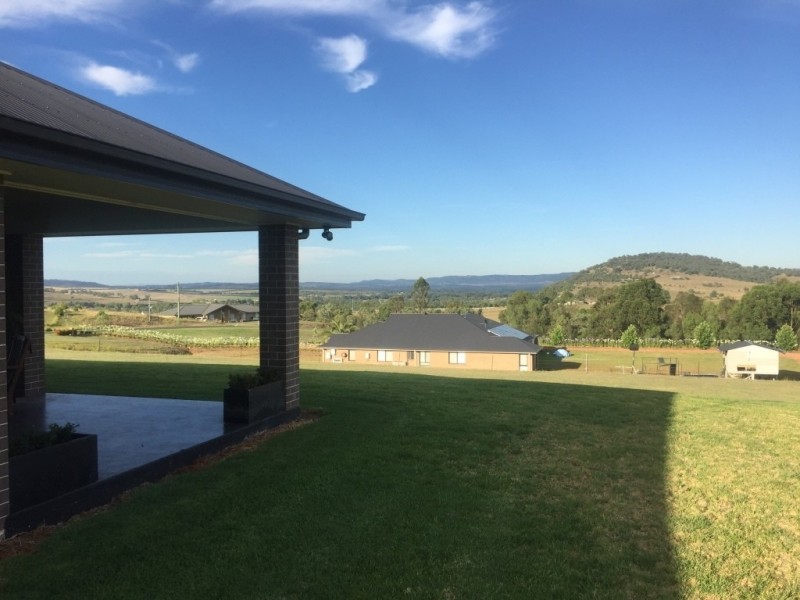 8 Lighthorse Parade, Glenbawn NSW 2337