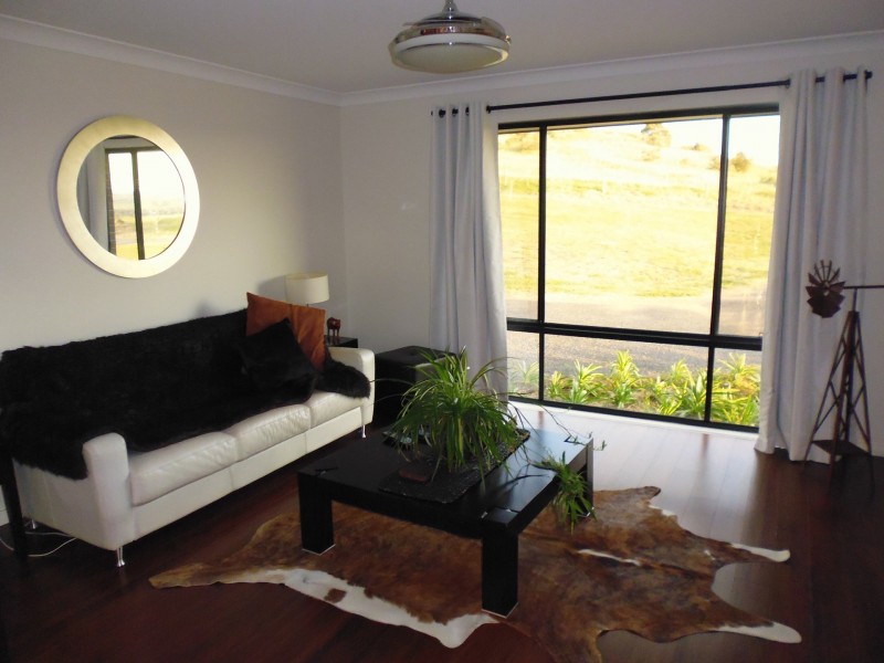 8 Lighthorse Parade, Glenbawn NSW 2337