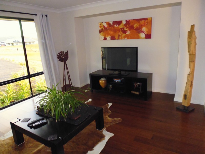 8 Lighthorse Parade, Glenbawn NSW 2337