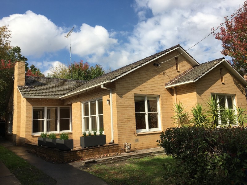 1 Grosvenor Road, Glen Iris VIC 3146