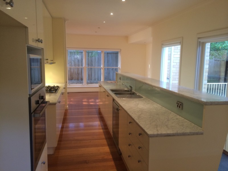 1 Grosvenor Road, Glen Iris VIC 3146