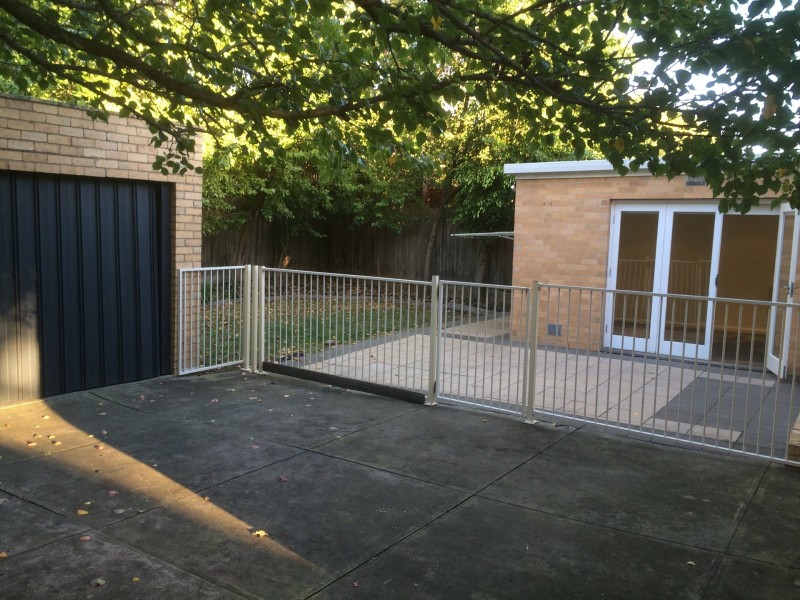 1 Grosvenor Road, Glen Iris VIC 3146