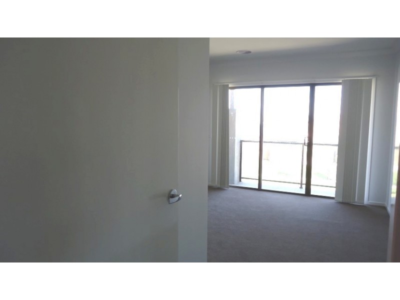 8 Goldsborough Drive, Truganina VIC 3029