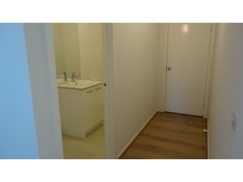 8 Goldsborough Drive, Truganina VIC 3029