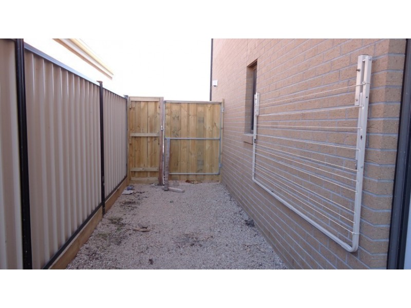 8 Goldsborough Drive, Truganina VIC 3029