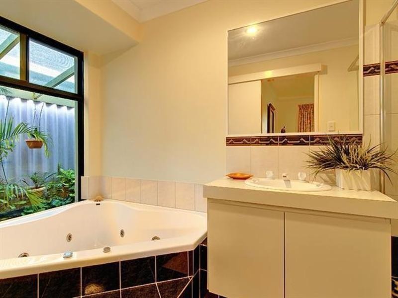 6 Paragon Rise, Currambine WA 6028