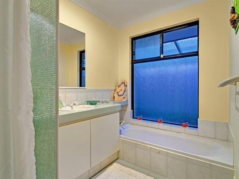 6 Paragon Rise, Currambine WA 6028
