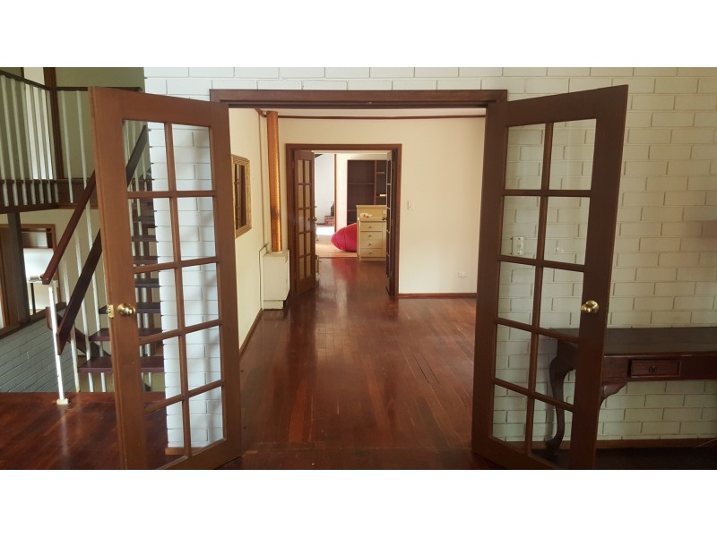 38 Jackson Road, Kalamunda WA 6076