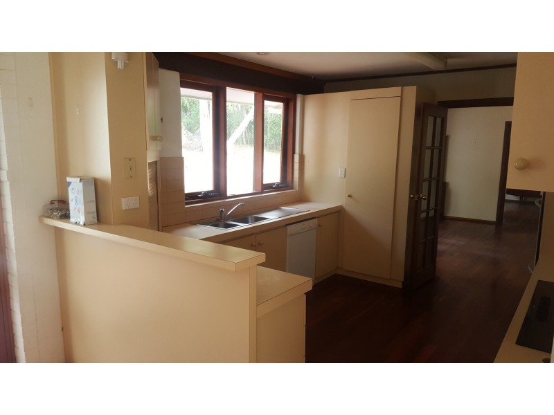 38 Jackson Road, Kalamunda WA 6076