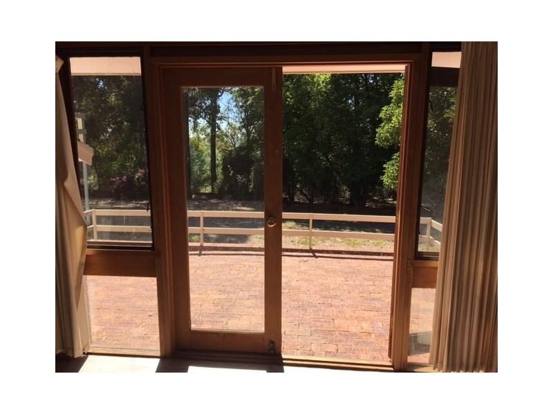 38 Jackson Road, Kalamunda WA 6076