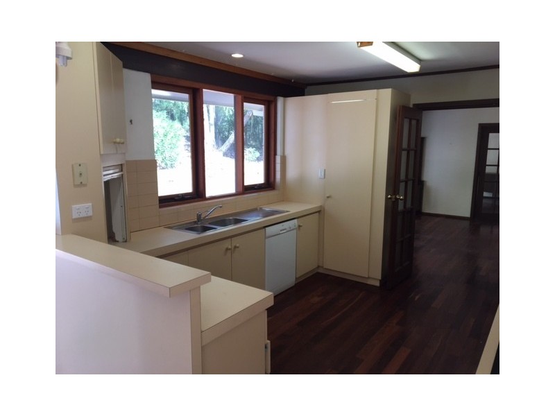 38 Jackson Road, Kalamunda WA 6076