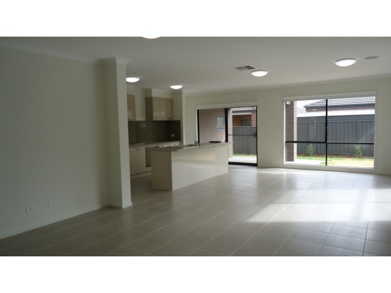 8 Rosehall Street, Tarneit VIC 3029