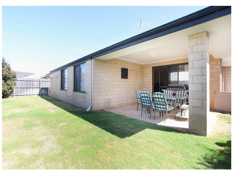 3 Varia Way, Halls Head WA 6210