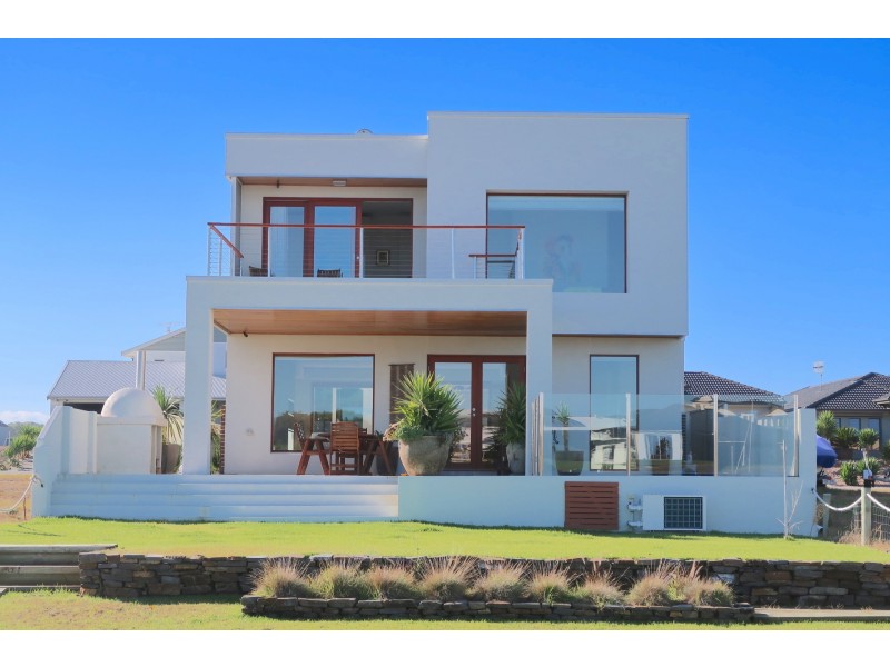 9 Britannia Parade, Hindmarsh Island SA 5214