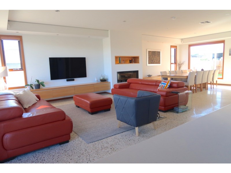 9 Britannia Parade, Hindmarsh Island SA 5214