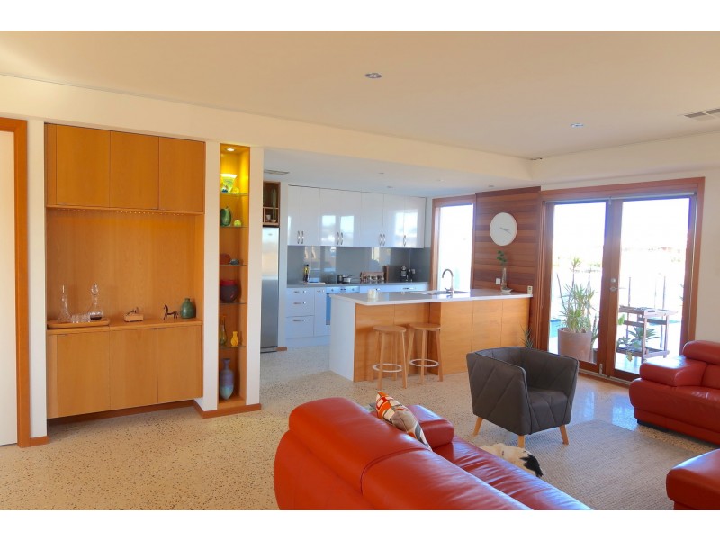 9 Britannia Parade, Hindmarsh Island SA 5214