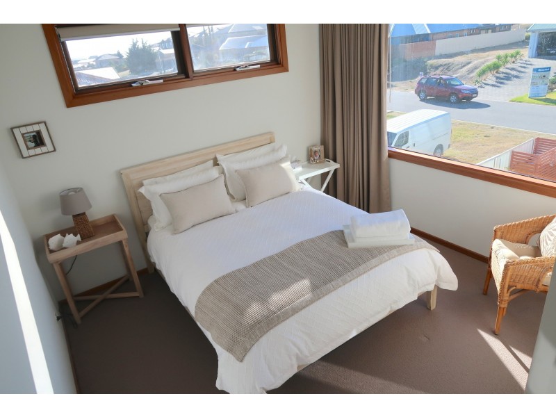 9 Britannia Parade, Hindmarsh Island SA 5214