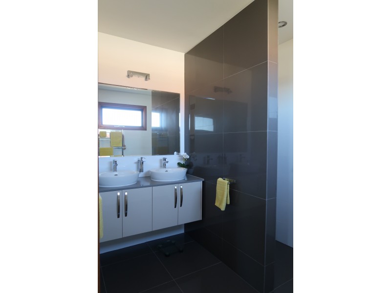 9 Britannia Parade, Hindmarsh Island SA 5214