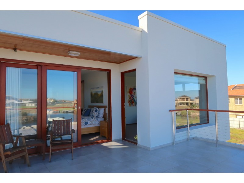 9 Britannia Parade, Hindmarsh Island SA 5214