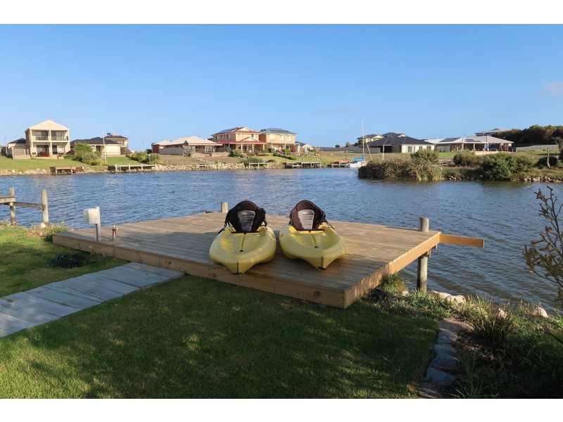 9 Britannia Parade, Hindmarsh Island SA 5214