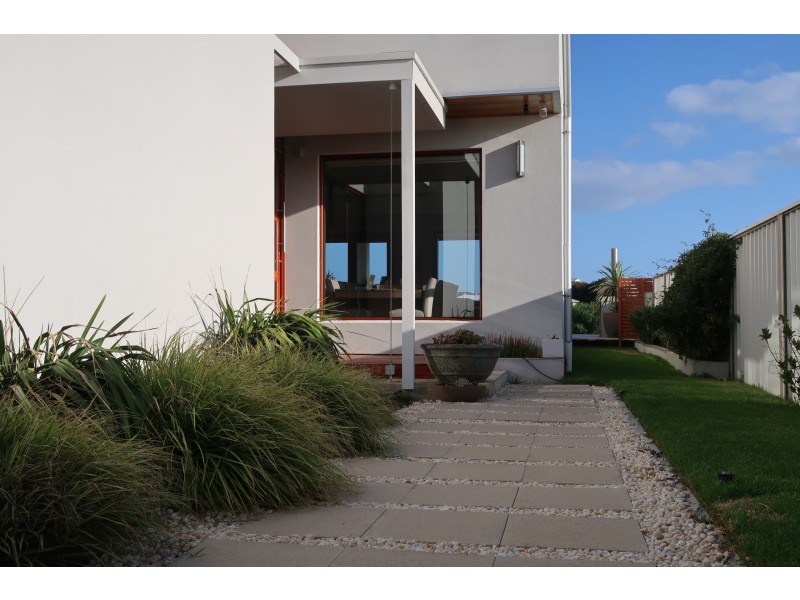 9 Britannia Parade, Hindmarsh Island SA 5214