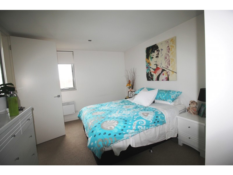 13/42 Eucalyptus Drive, Maidstone VIC 3012
