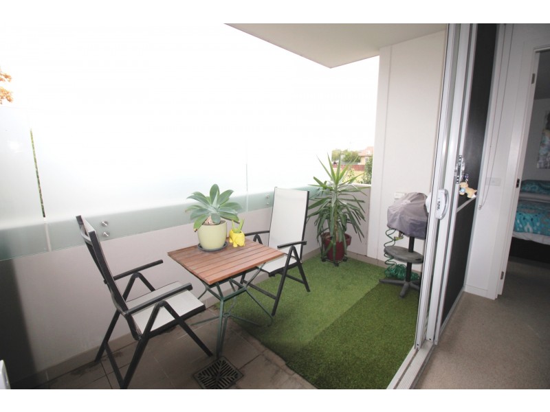 13/42 Eucalyptus Drive, Maidstone VIC 3012
