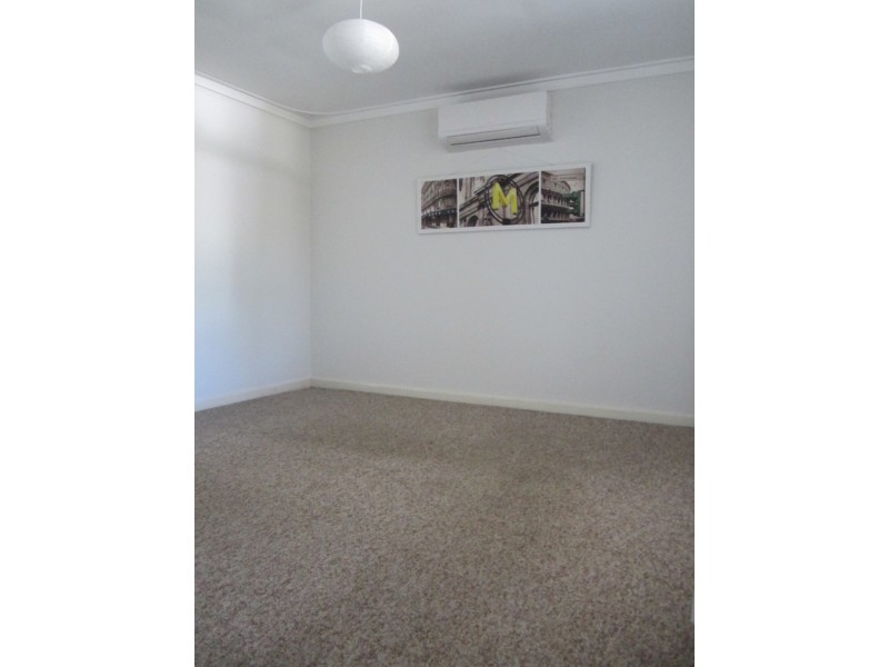 4B Foyle Rd, Bayswater WA 6053