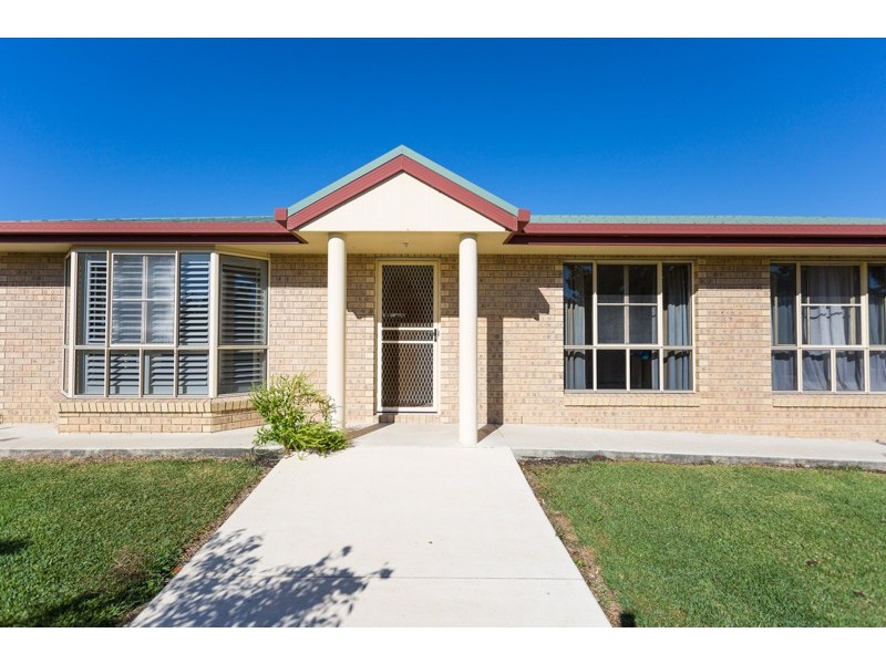 1 Abel Tasman Court, Rural View QLD 4740