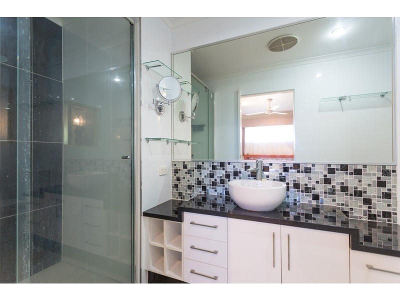 1 Abel Tasman Court, Rural View QLD 4740
