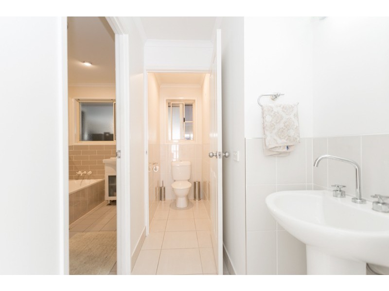 1 Abel Tasman Court, Rural View QLD 4740